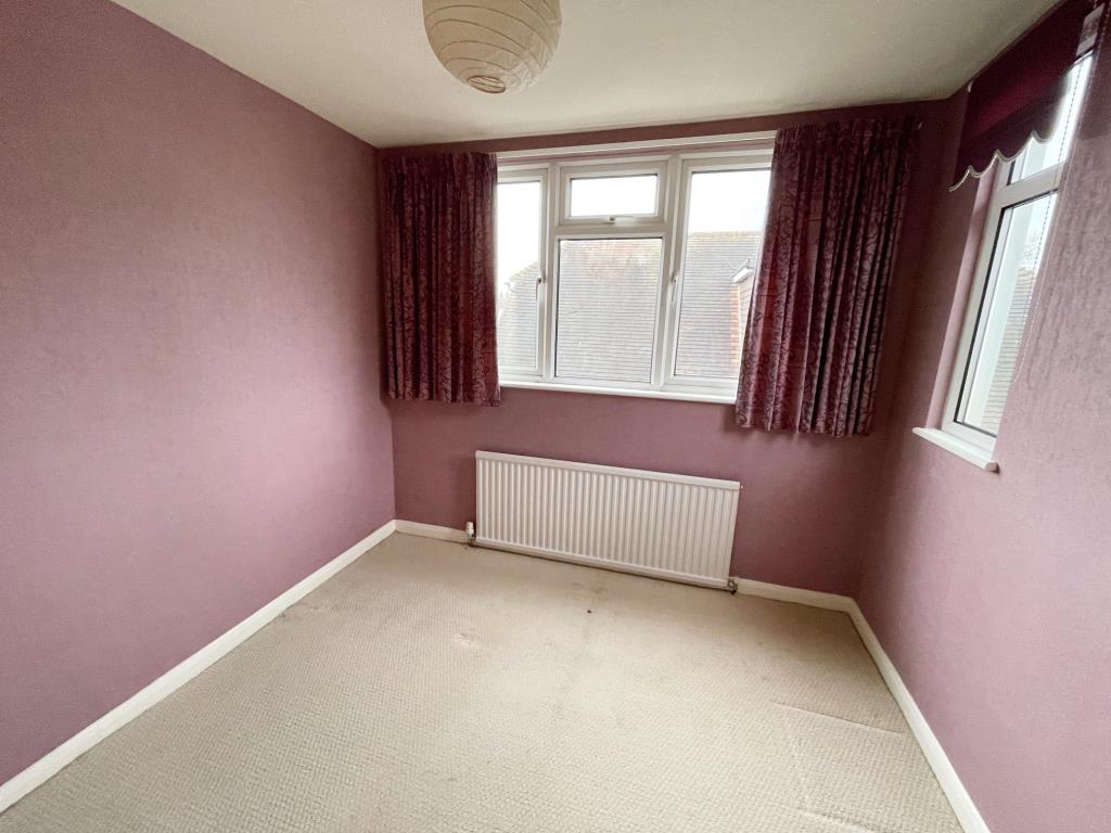 Lot: 63 - A DETACHED THREE-BEDROOM HOUSE SITUATED IN A POPULAR LOCATION FOR IMPROVEMENT - Bedroom 3